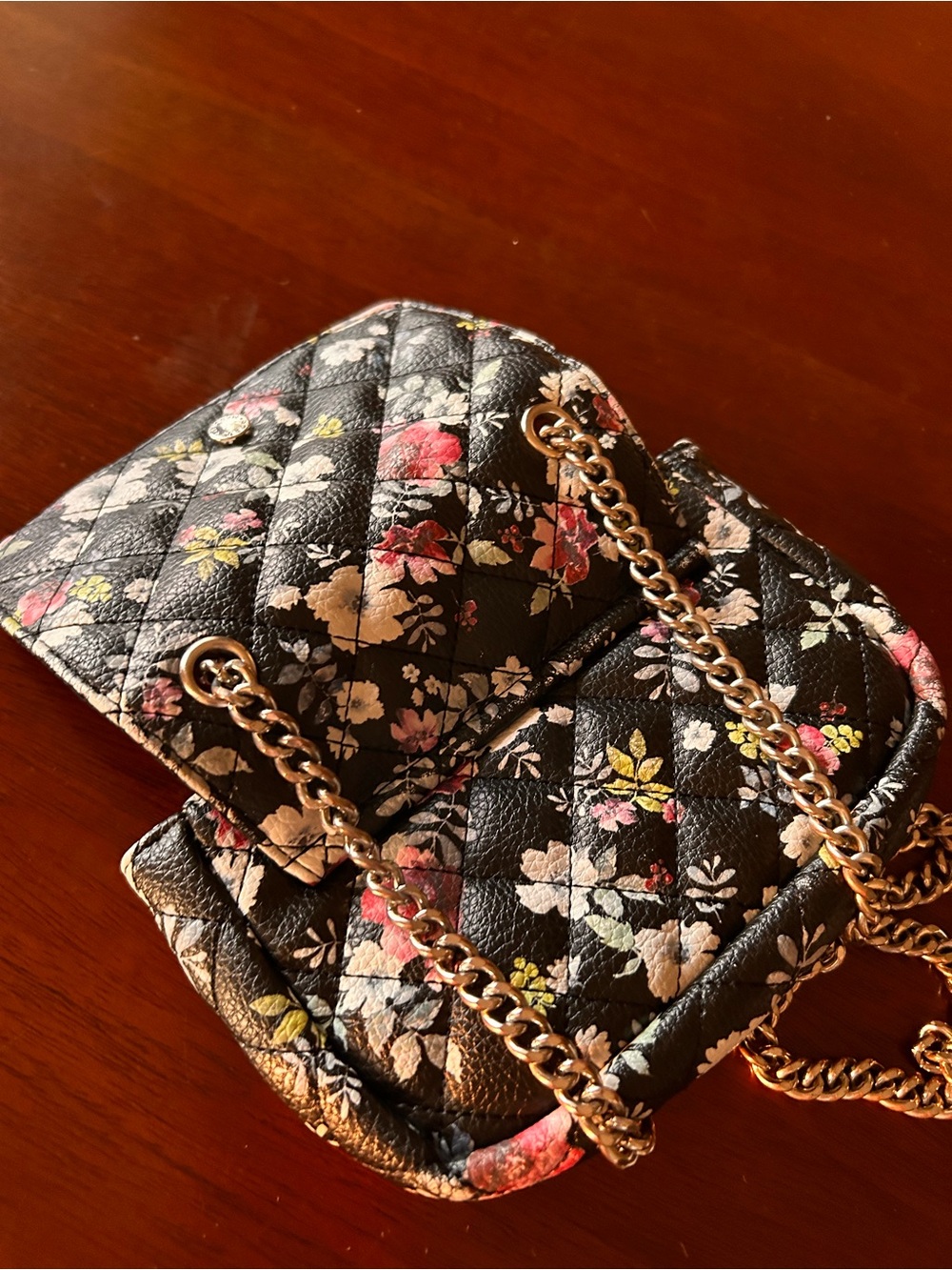 🆕🎀Steve Madden Black Quilted Floral Mini Chain Bag